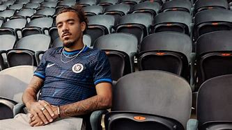 集结日体能课后；切尔西官宣签约备战法甲；震撼外界；控场能力受关注的简单介绍